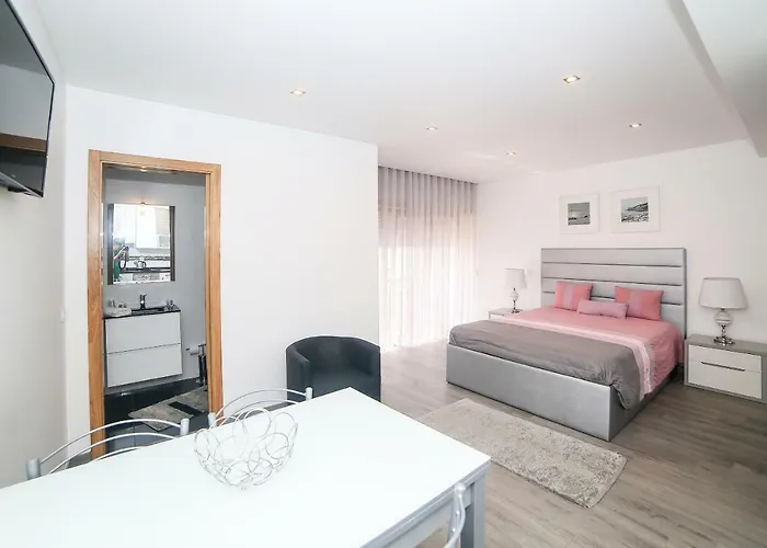 Genny's Place בית הארחה 4*